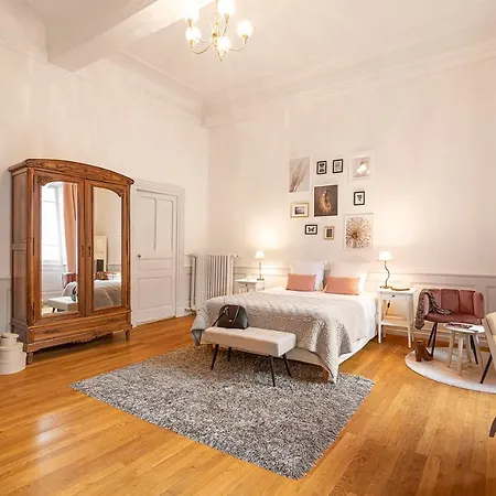Les Suites De Sautet Bed & Breakfast