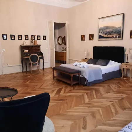 Les Suites De Sautet Bed & Breakfast 3*