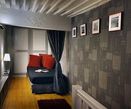 Les Suites De Sautet Bed & Breakfast 3*