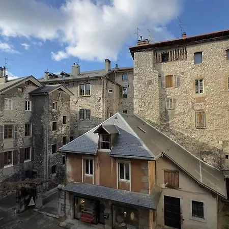 Les Suites De Sautet - Chambery Centre Bed & Breakfast 3*